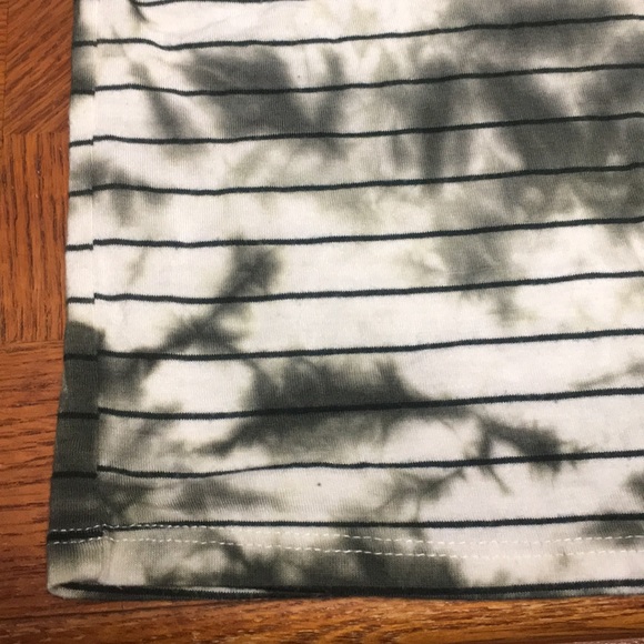 Cropped t-shirt - Picture 3 of 3